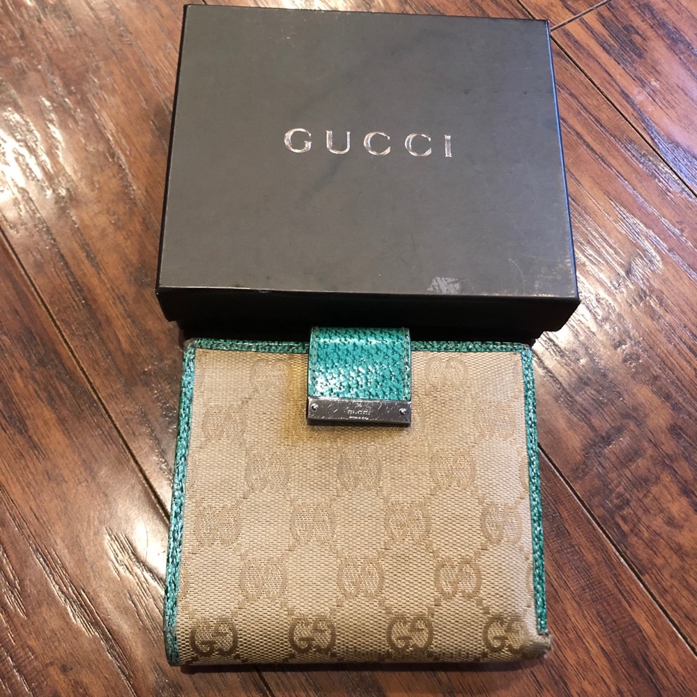 Authentic GUCCI RARE turquoise monogram wallet